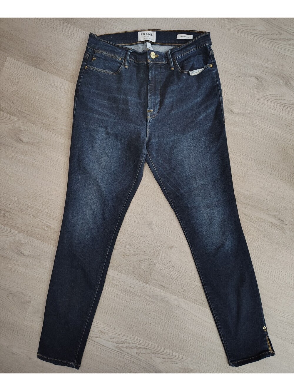 Frame le high skinny jeans. Size 30. Waist - 28 inches